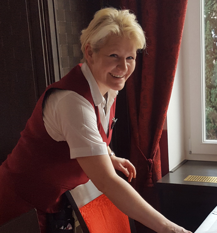 Jana Schwarz, Restaurantfachfrau, Recknitztal-Hotel, Marlow
